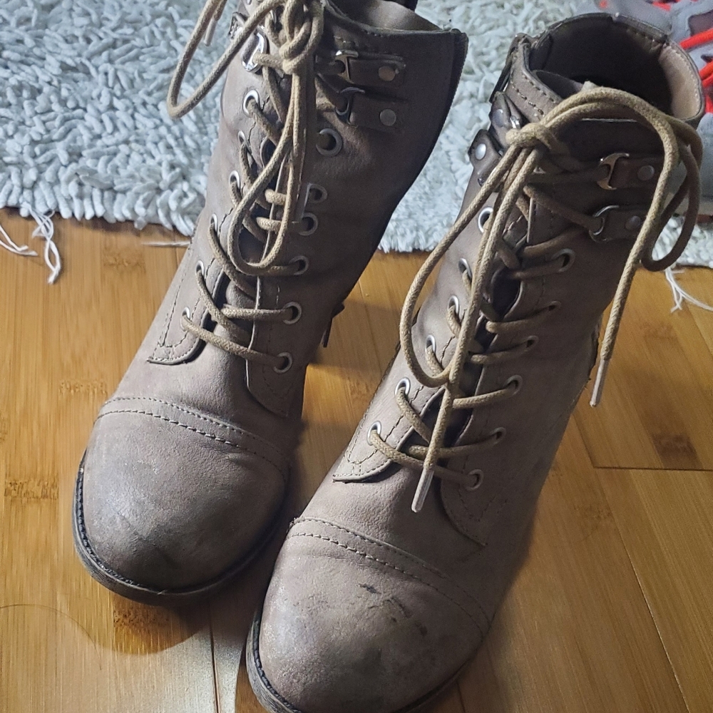 Madden girl Westmount combat boots
